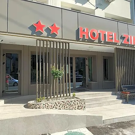 Zimbru فندق 2*